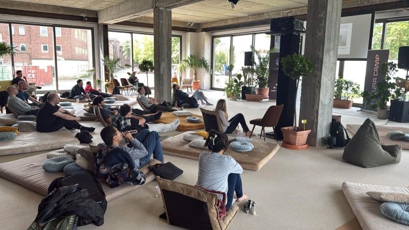 Teilnehmende des Sovereign AI und Sanctuary Tech Tracks beim Futura Camp